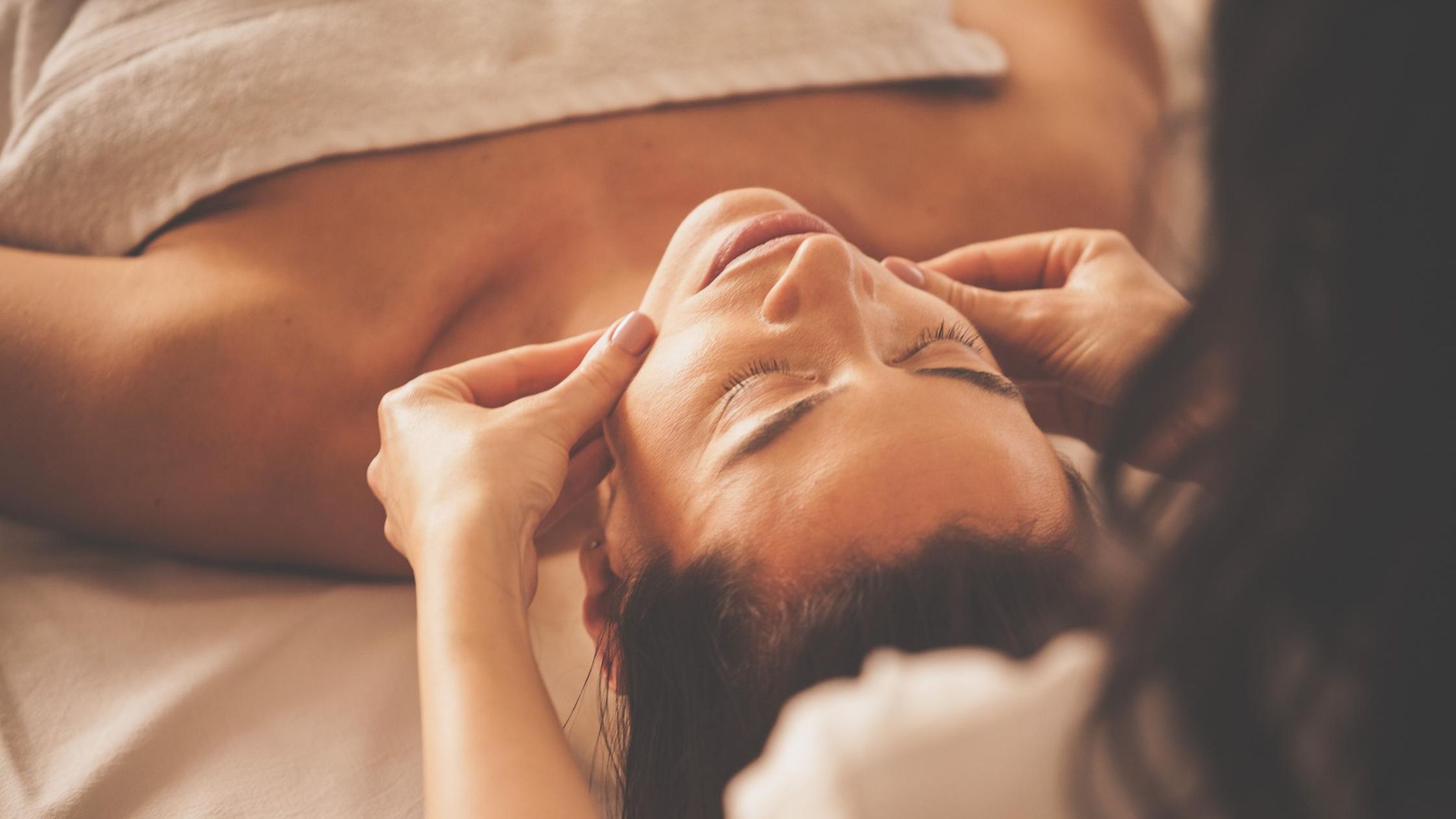 Massage sur mesure - Massage tête - Table de massage